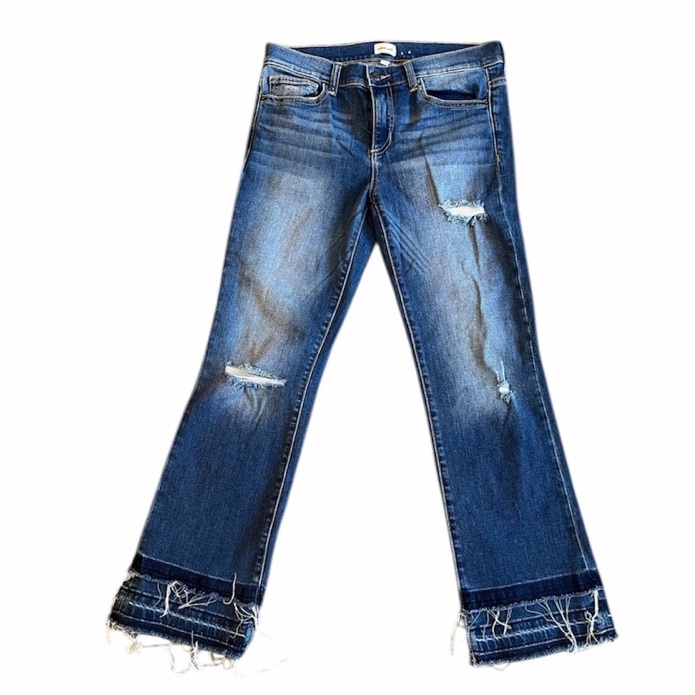 Sneak Peek Distressed Mid Rise Jeans
Size: 7‎